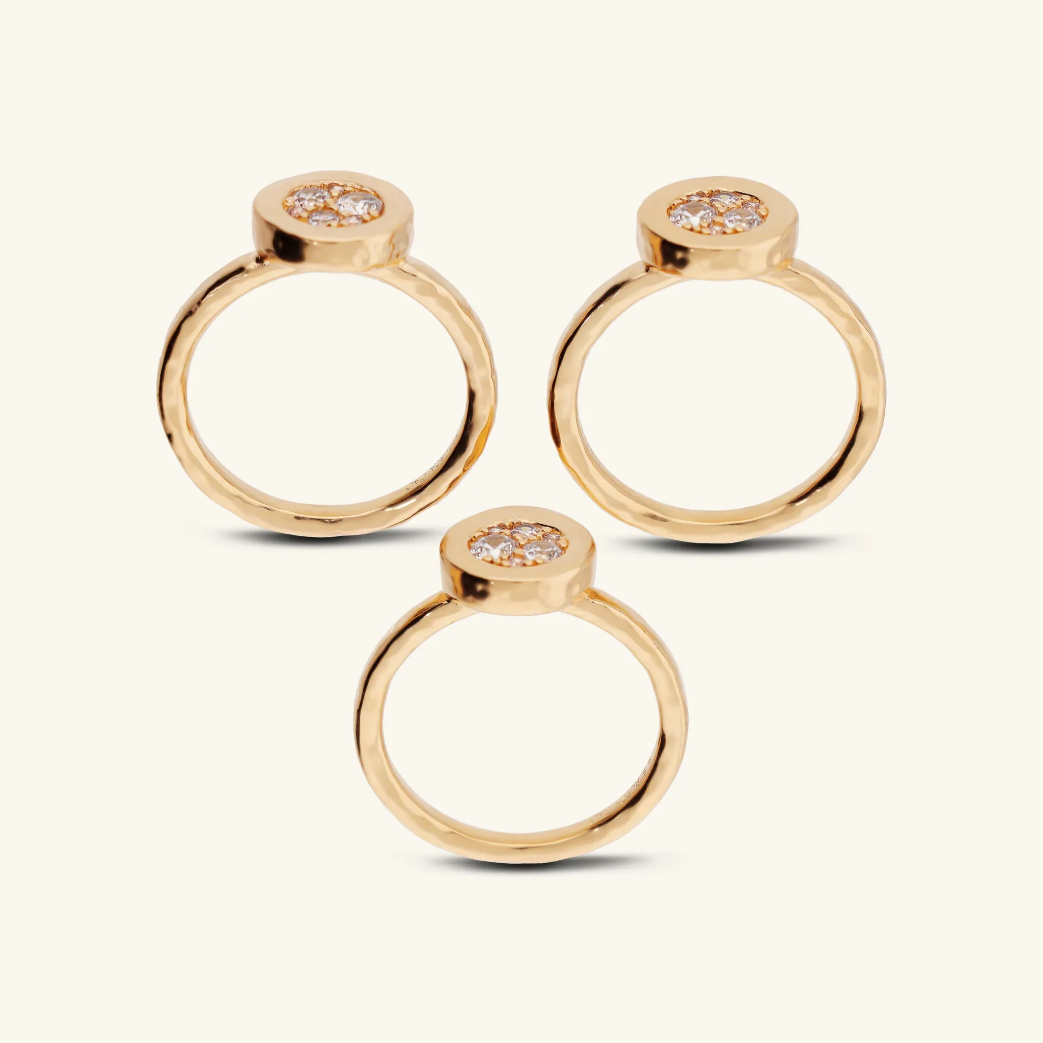 Set Anelli Cocktail Eclissi Dorata con Pavé di Cubic Zirconia - Image 3